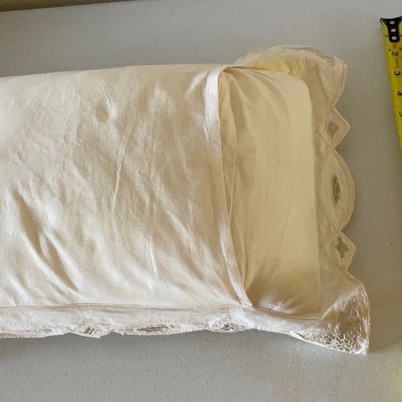 Two cream colored cotton battenburg pillow - Picture 4 of 10